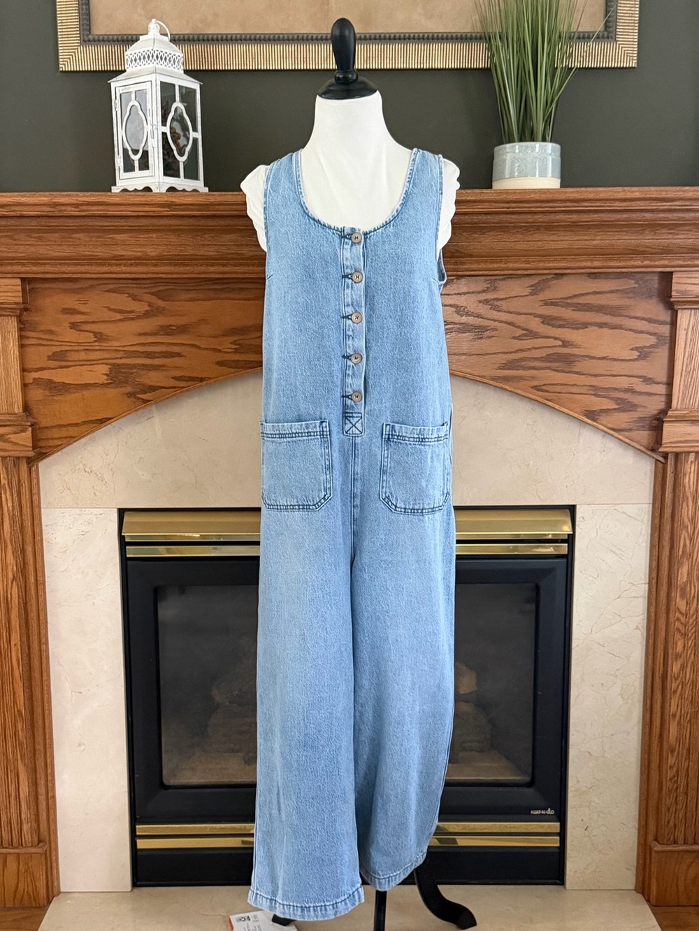 Sincerely Jules Light Wash Crop Denim Overall Romper Jumpsuit Size Medium NWOT